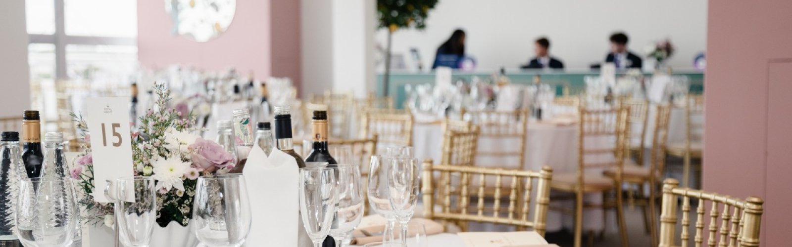 Royal Ascot Restaurant in the Lawn Club Hospitality ticket package for Horse Racing fans - book now
